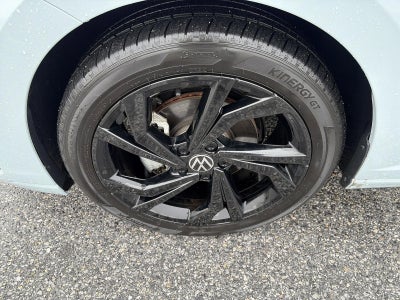 2025 Volkswagen Jetta SE Auto