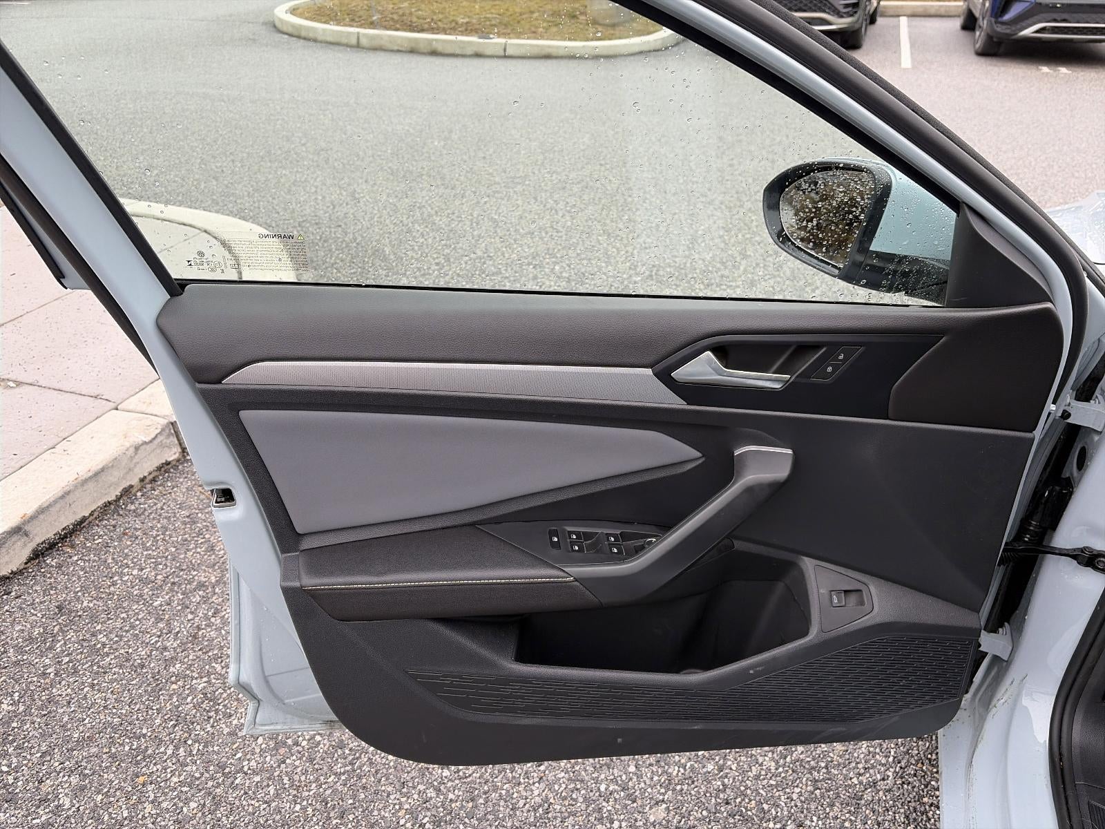 2025 Volkswagen Jetta SE Auto