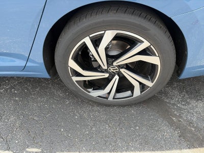 2025 Volkswagen Jetta SEL Auto