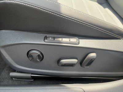 2025 Volkswagen Jetta SEL Auto