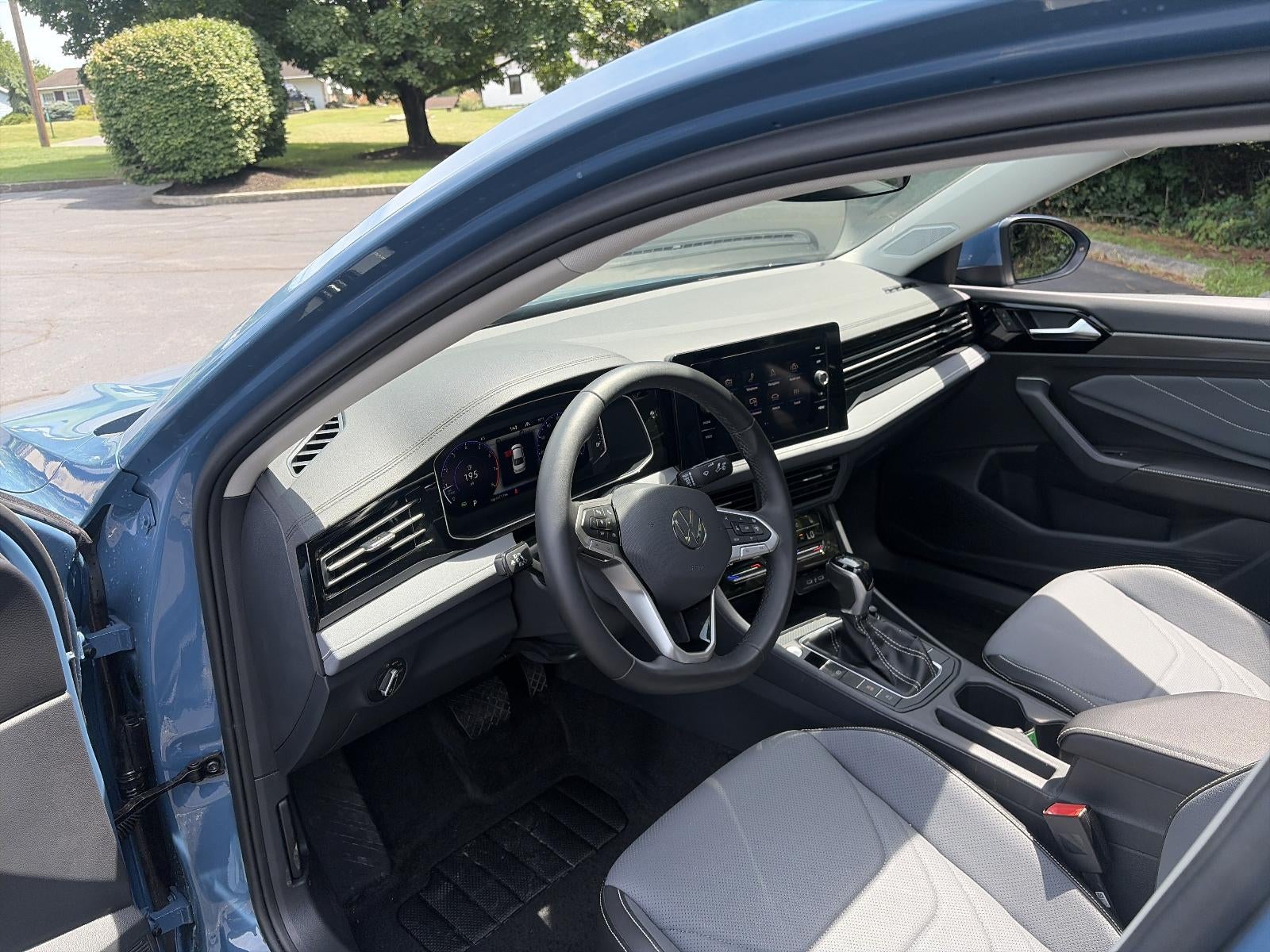 2025 Volkswagen Jetta SEL Auto