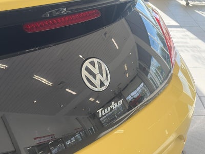 2014 Volkswagen Beetle 2dr DSG 2.0T Turbo R-Line PZEV