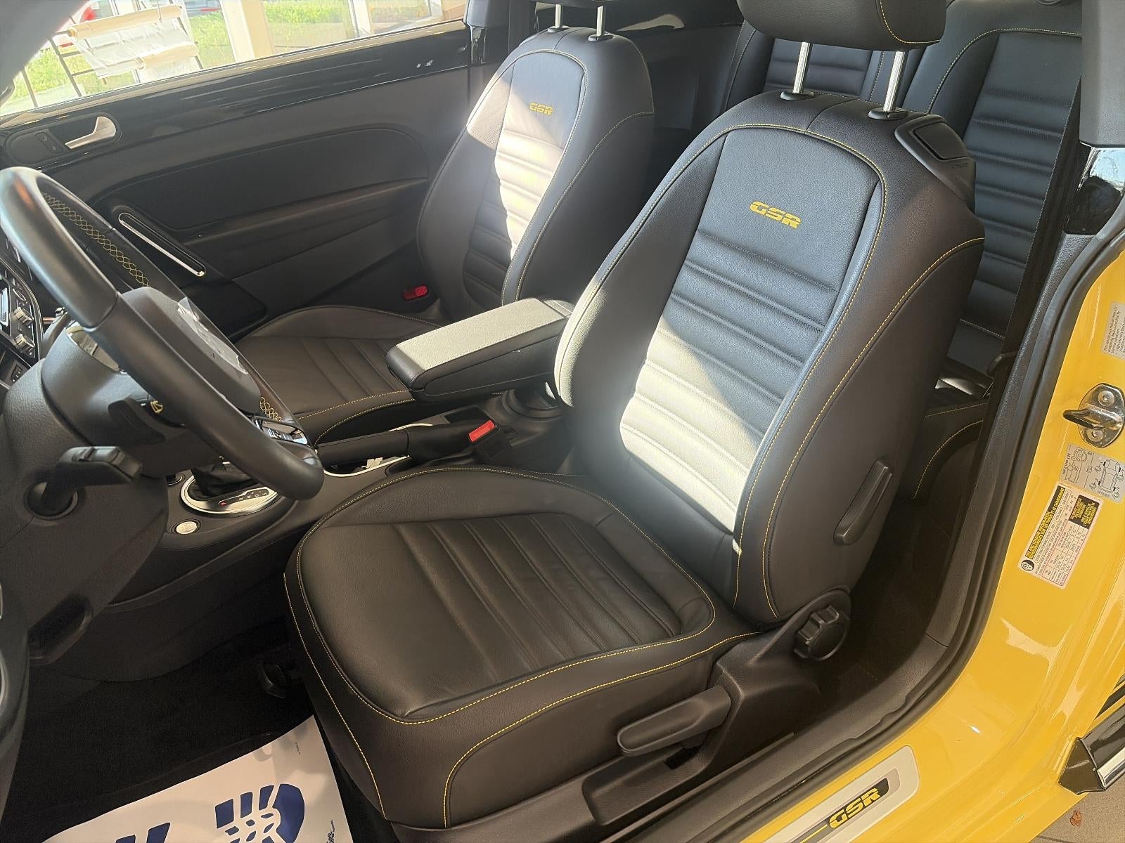 2014 Volkswagen Beetle 2dr DSG 2.0T Turbo R-Line PZEV