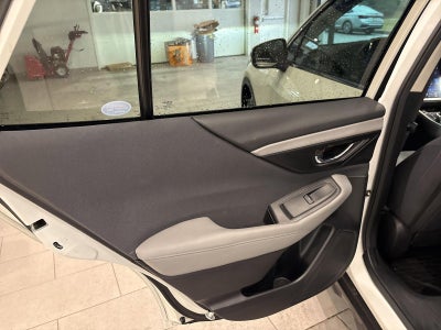 2022 Subaru Outback Premium CVT