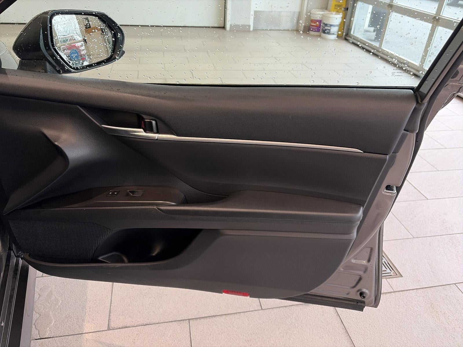 2023 Toyota Camry LE Auto (SE)