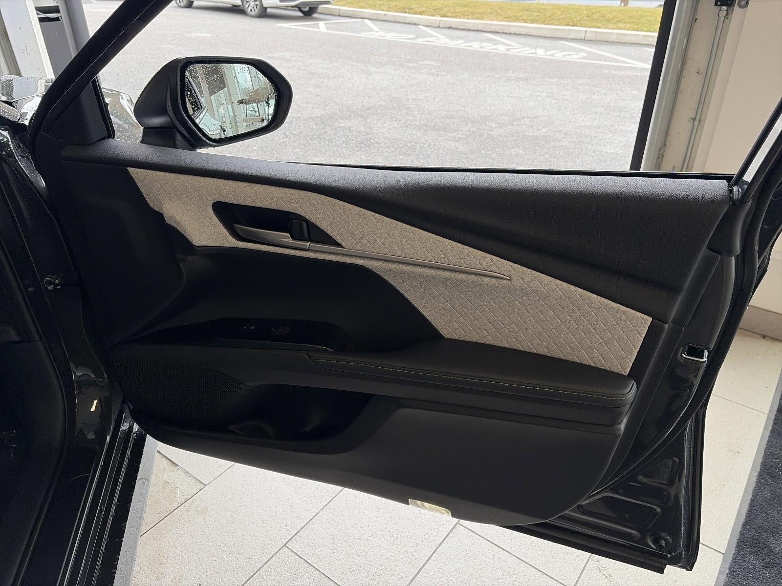 2025 Toyota Camry XSE AWD (Natl)