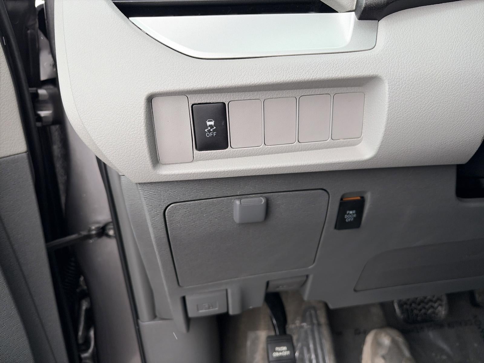 2018 Toyota Sienna LE FWD 8-Passenger (Natl)