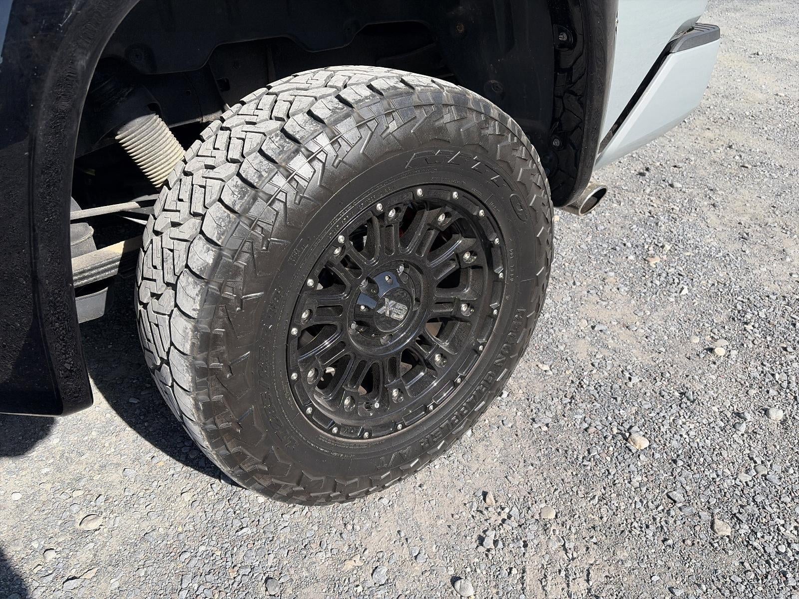 2017 Toyota Tundra 4WD 4WD TRD Pro CrewMax 5.5' Bed 5.7L (Natl)