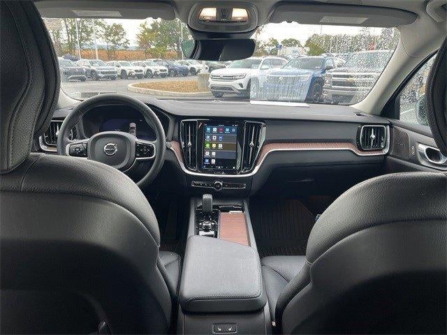 2024 Volvo S60 B5 FWD Plus Dark Theme