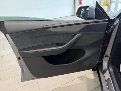 2026 Tesla Model Y RWD