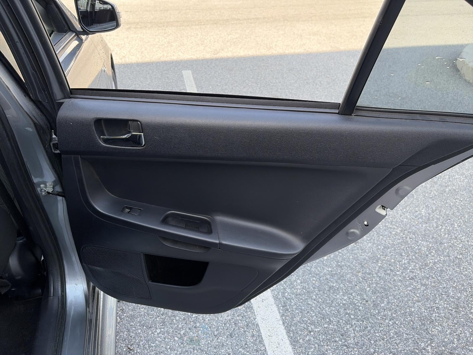 2016 Mitsubishi Lancer Man ES FWD