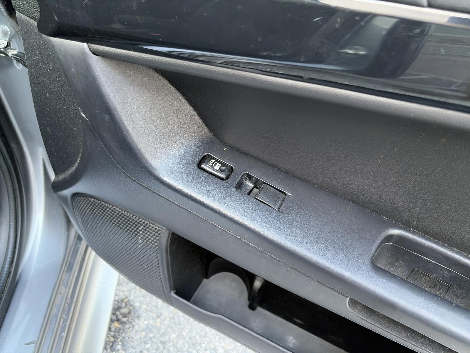 2016 Mitsubishi Lancer Man ES FWD