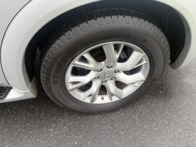 2012 INFINITI QX56 4WD 8-passenger