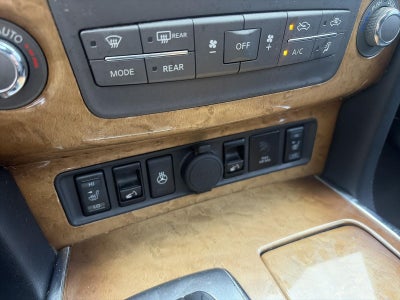 2012 INFINITI QX56 4WD 8-passenger