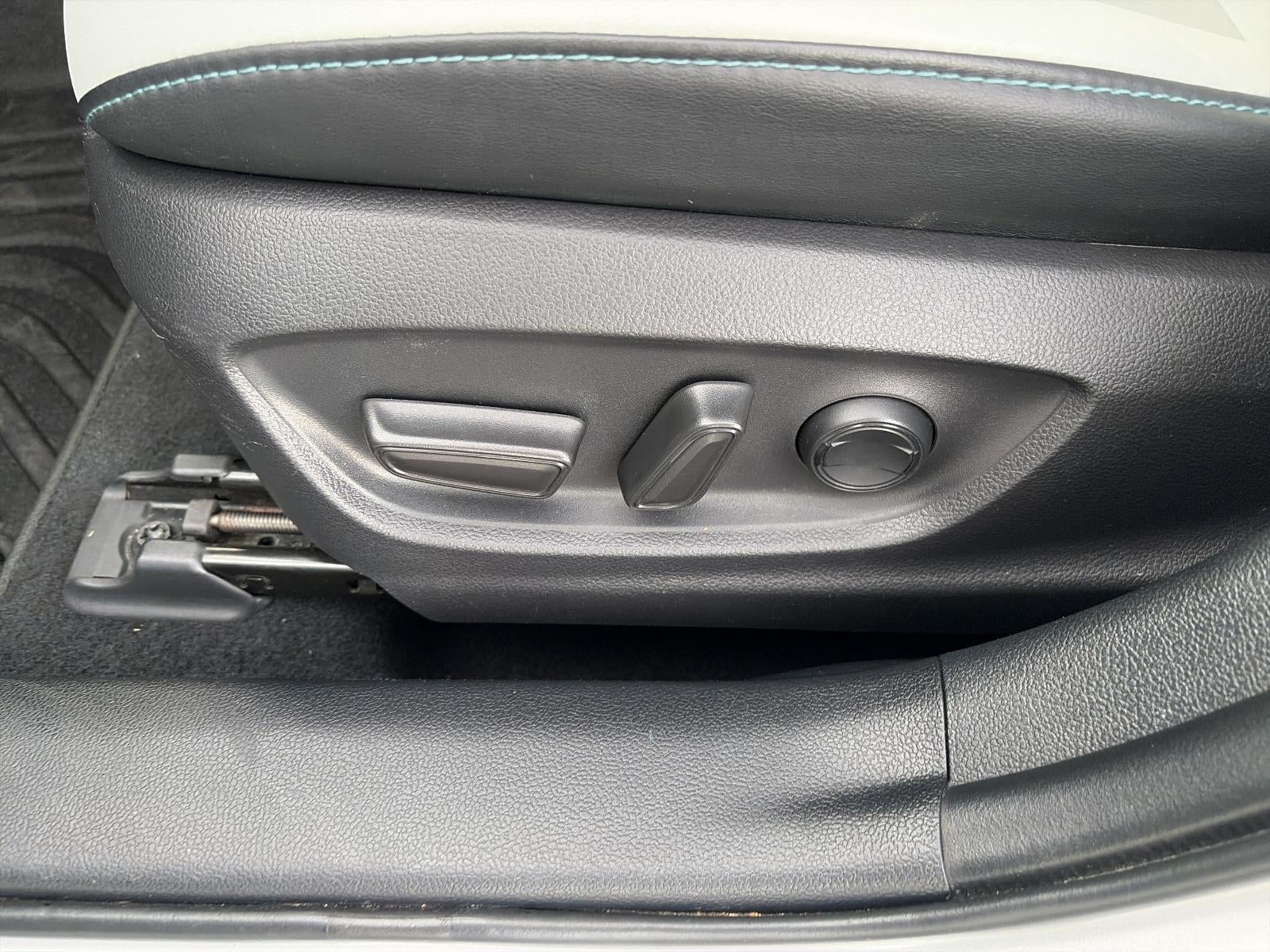 2019 Toyota Prius Prime Premium (Natl)