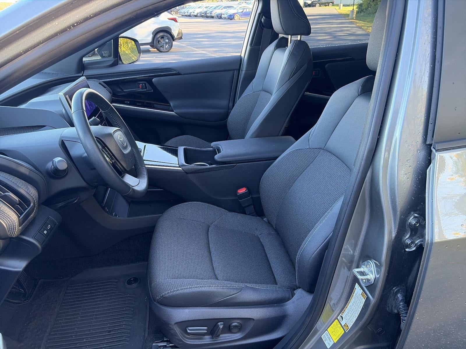 2024 Toyota bZ4X XLE AWD (Natl)