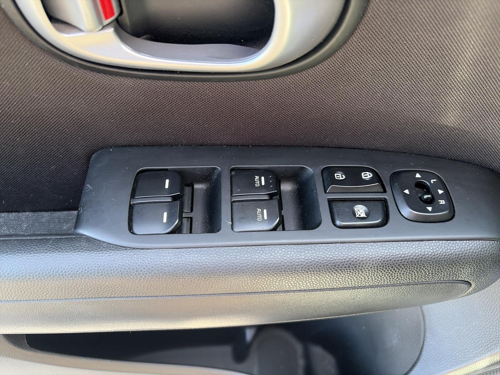 2015 Kia Soul 5dr Wgn Auto +