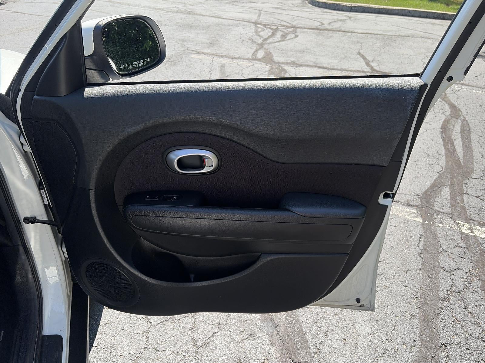 2015 Kia Soul 5dr Wgn Auto +