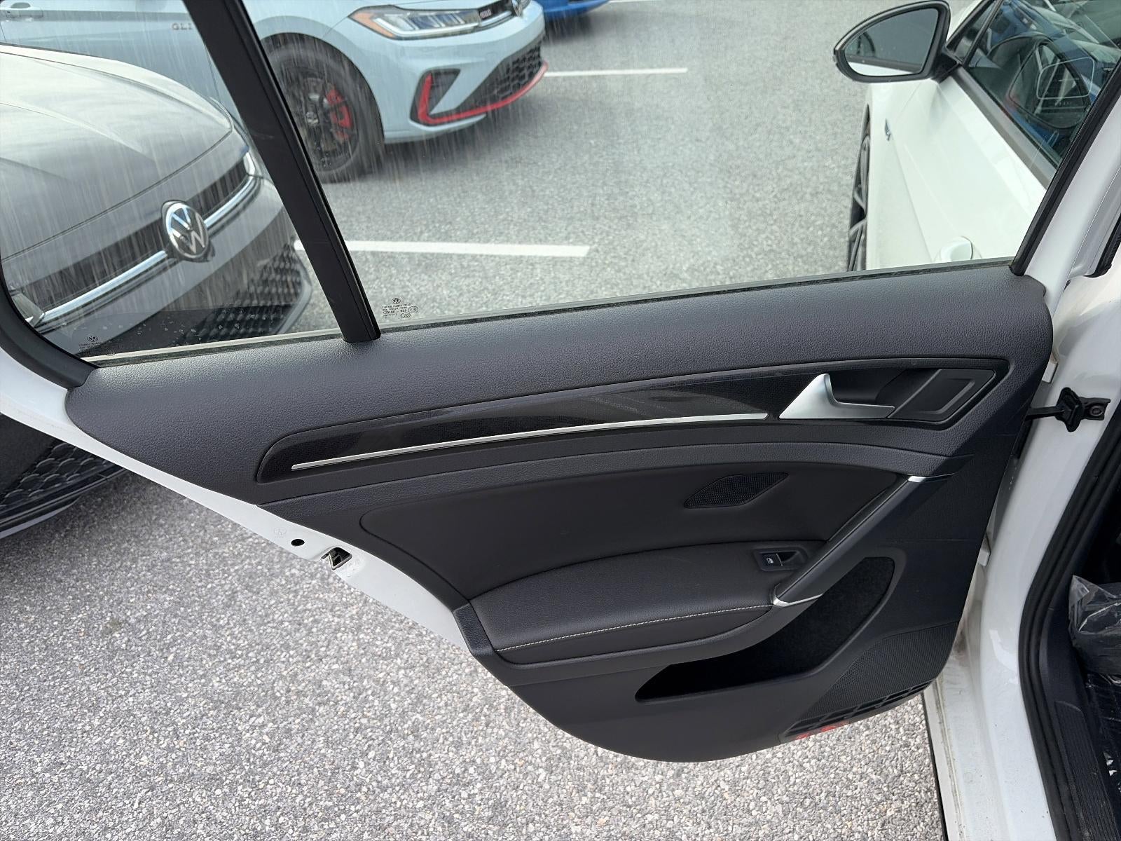 2019 Volkswagen Golf R 2.0T DSG w/DCC/Nav