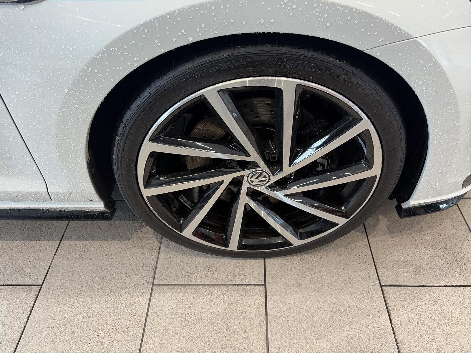 2018 Volkswagen Golf R 2.0T DSG w/DCC/Nav