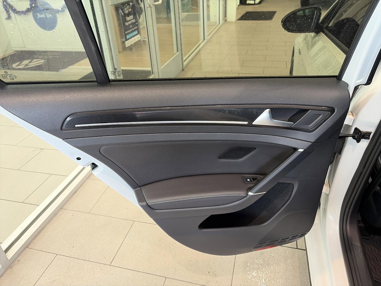 2018 Volkswagen Golf R 2.0T DSG w/DCC/Nav