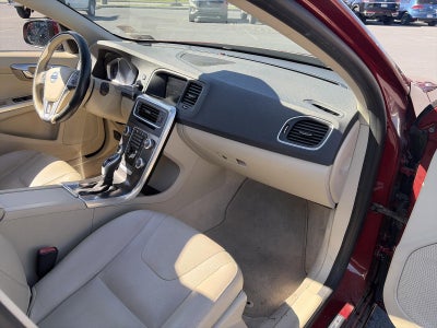 2015 Volvo S60 2015.5 4dr Sdn T5 Platinum AWD