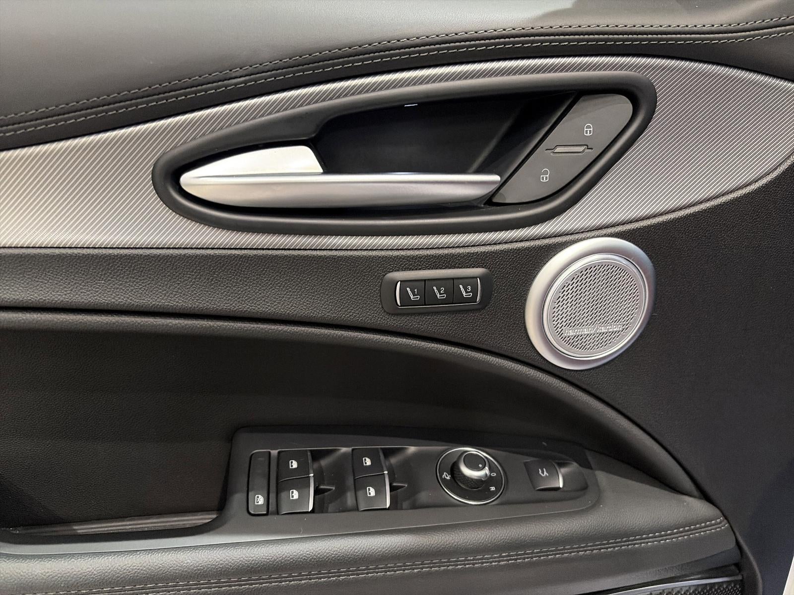 2023 Alfa Romeo Stelvio Veloce AWD