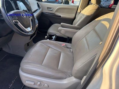 2019 Toyota Sienna XLE Premium FWD 8-Passenger (Natl)