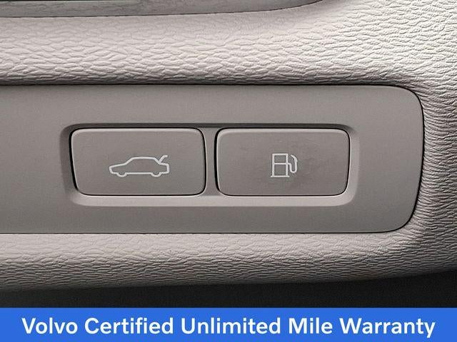 2023 Volvo S60 Recharge Plug-In Hybrid T8 eAWD PHEV Plus Dark Theme