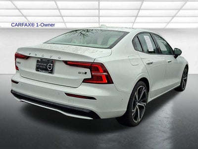 2024 Volvo S60 B5 AWD Plus Dark Theme