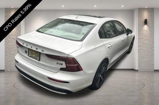 2024 Volvo S60 B5 AWD Ultimate Dark Theme