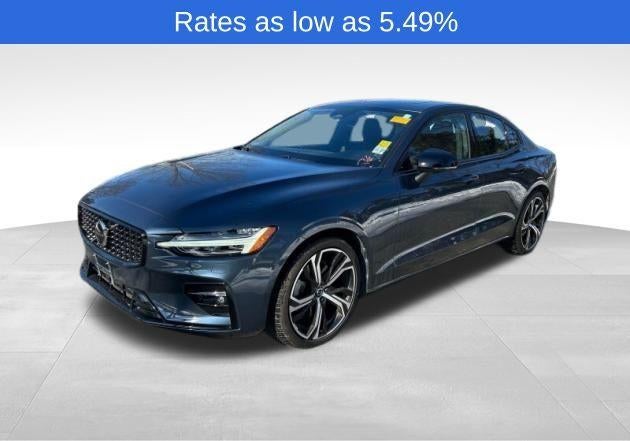 2023 Volvo S60 B5 AWD Plus Dark Theme