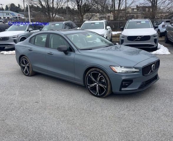2023 Volvo S60 B5 AWD Plus Dark Theme