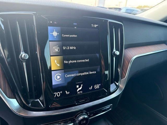 2022 Volvo S60 B5 AWD Momentum