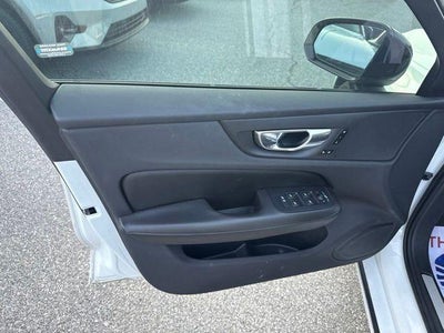 2022 Volvo S60 B5 AWD Momentum