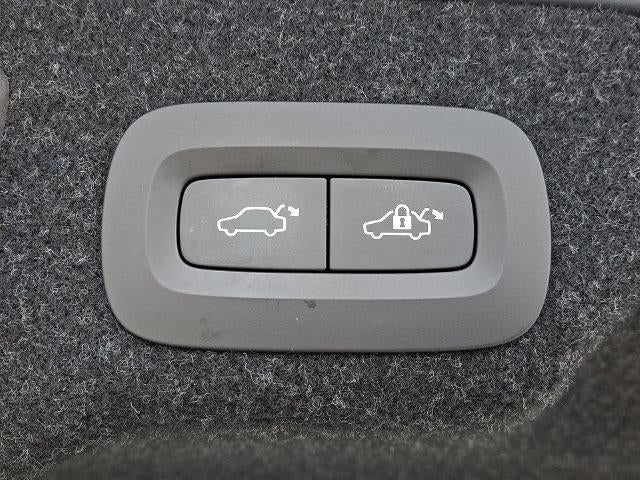 2017 Volvo S90 T6 AWD Inscription