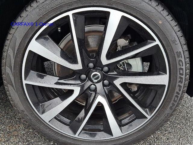 2024 Volvo XC90 B6 AWD Plus Bright Theme 7P