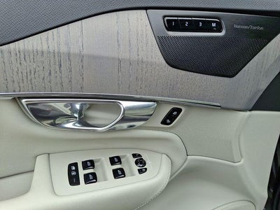 2025 Volvo XC90 B6 AWD Plus 7-Seater