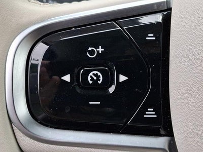 2025 Volvo XC90 B6 AWD Plus 7-Seater