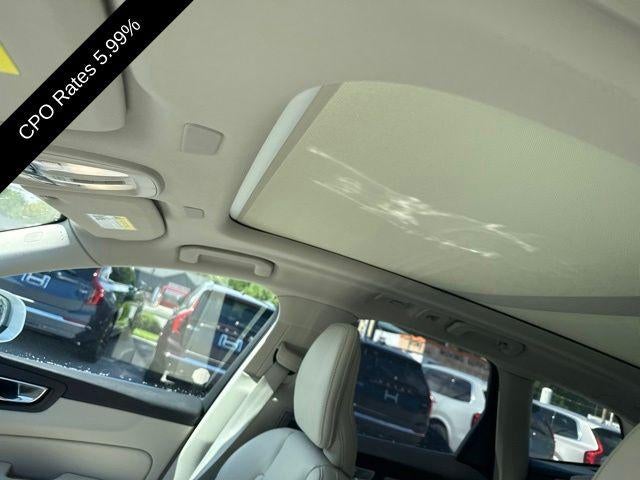 2023 Volvo XC60 B6 AWD Ultimate Bright Theme