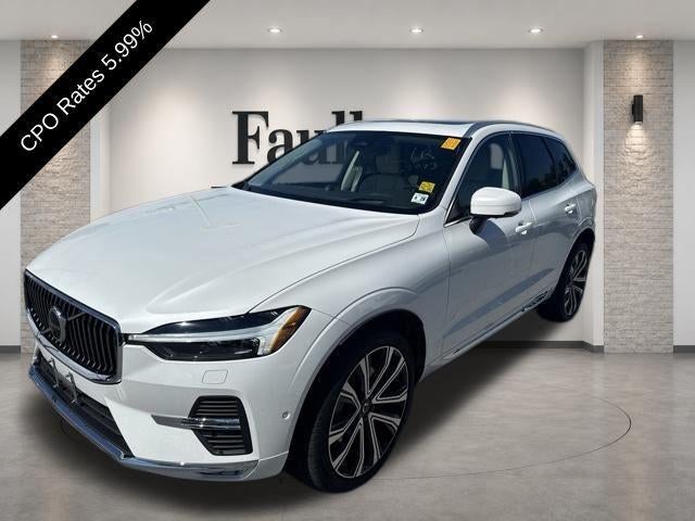 2023 Volvo XC60 B6 AWD Ultimate Bright Theme