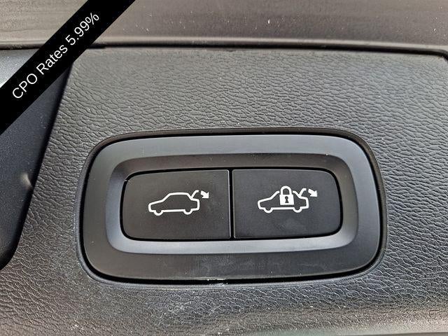 2023 Volvo XC60 B6 AWD Ultimate Bright Theme