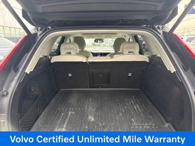 2023 Volvo XC60 B6 AWD Ultimate Dark Theme