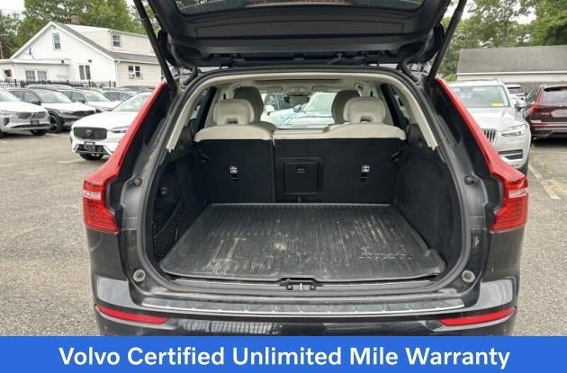 2023 Volvo XC60 B6 AWD Ultimate Dark Theme