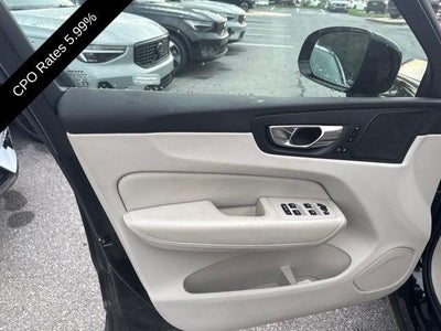 2023 Volvo XC60 B6 AWD Ultimate Dark Theme