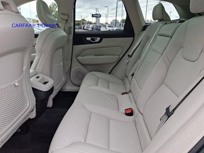 2021 Volvo XC60 T5 AWD Momentum