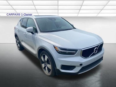 2020 Volvo XC40 T5 AWD Momentum