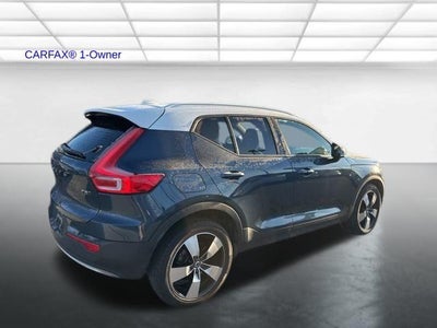 2021 Volvo XC40 T5 AWD Momentum