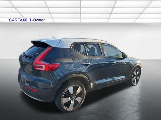 2021 Volvo XC40 T5 AWD Momentum