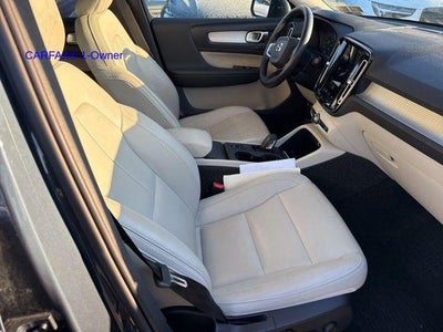 2021 Volvo XC40 T5 AWD Momentum